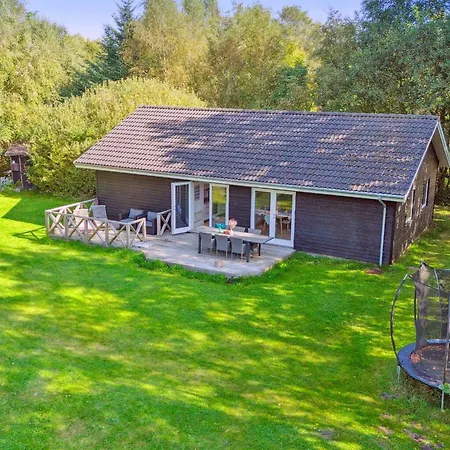 Pietari - 1-2km From The Sea By Interhome 別荘